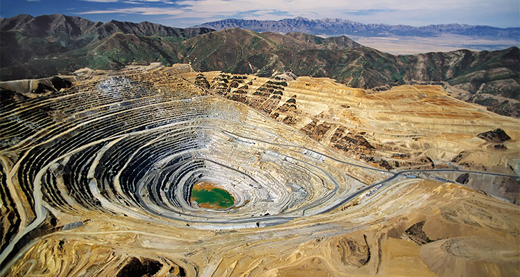 David Rogers, Director for Mining, Minerals, and Metals, on how Schneider Electric bridges the industry’s gap between the past and the future Open Cast Mine